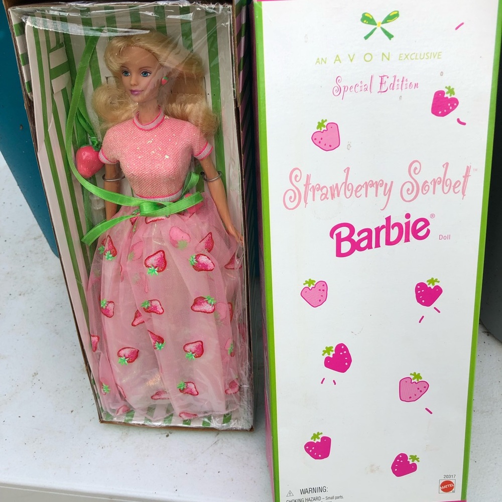 Strawberry Shortcake Barbie (Avon)